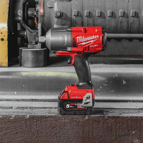 Milwaukee M18ONEPP2Q-502B 18V Fuel ONE-KEY Brushless Impact Wrench & Grease Gun with 2 x 5.0Ah Batteries Charger & Bag 4933480467