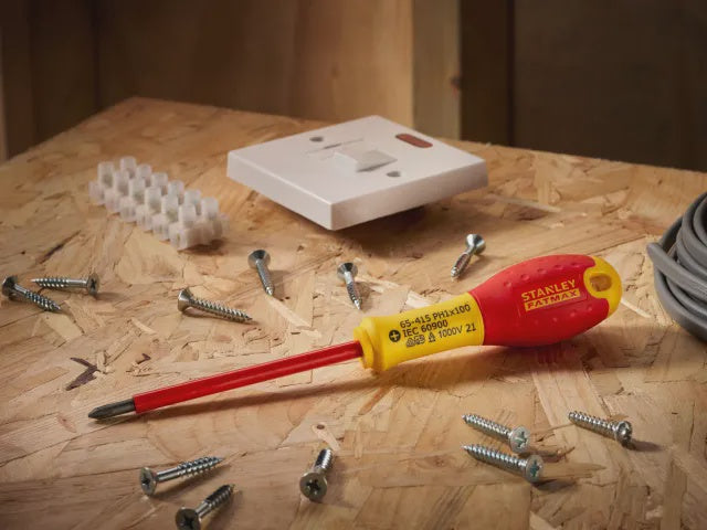 Stanley PH1 x 100mm FatMax VDE Insulated Screwdriver Phillips Tip STA065415