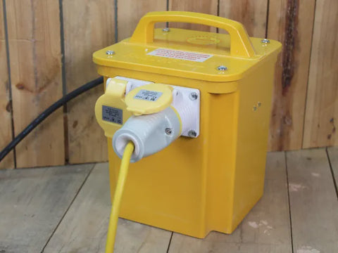 Faithfull 16amp Transformer 3.3kVA Dual Socket FPPTRAN33A
