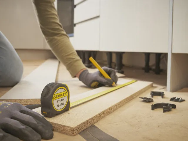 Stanley Hi-Vis Green 5m/16ft Tylon Tape Measure Easy-to-Read for Accurate Measurements XMS19HVTAPE5