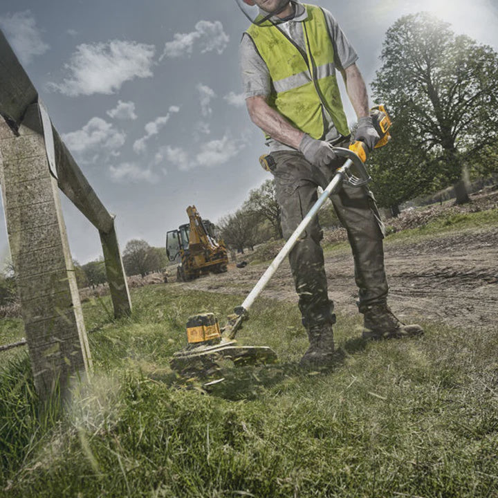 Dewalt DCM561PBS 18V XR Brushless String Trimmer Body Only