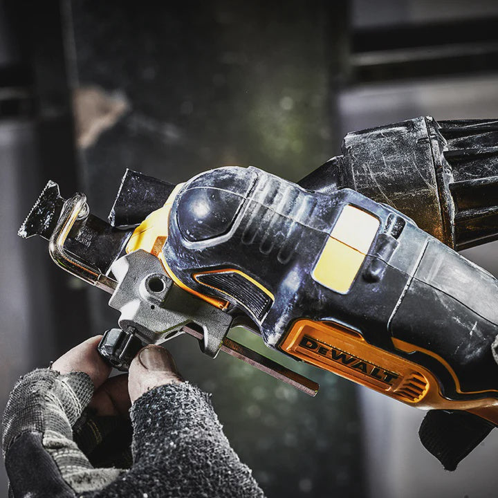 DeWalt DCS356P1 18V XR Cordless Brushless Oscillating Multi-Tool with 1 x 5.0Ah Battery Charger & Case