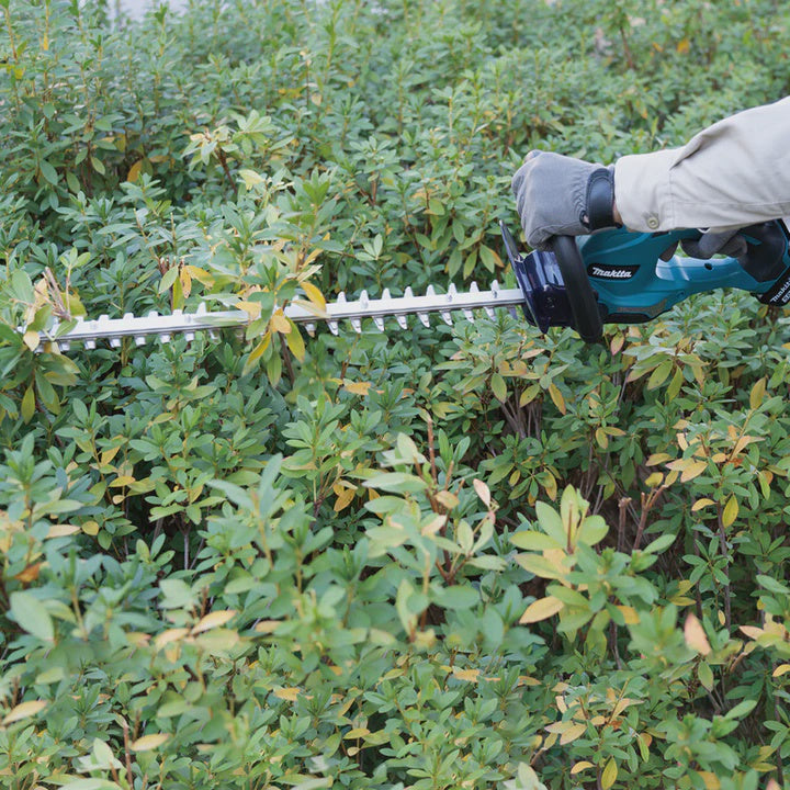 Makita DUH507RT 18V Hedge Trimmer With 1 x 5.0Ah Battery & Charger