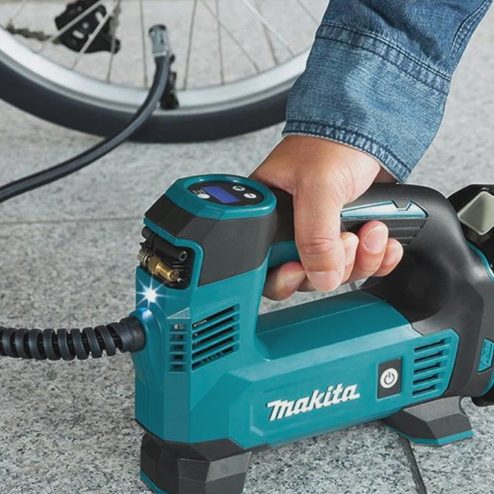 Makita DMP180Z 18V Inflator Pump with 1 x 4.0Ah Battery, Charger & Bag