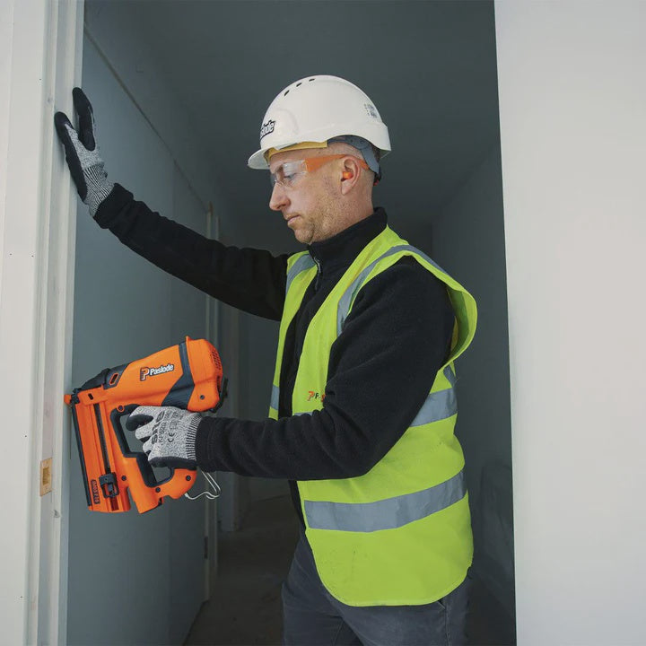 Paslode IM65 F16 7.4V Cordless Second Fix 16 Ga Straight Brad Nailer with 1 x 2.1Ah Battery 013323