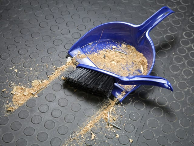 Faithfull 220mm Plastic Dustpan & PVC Banister Brush Set FAIBRDUSTSET