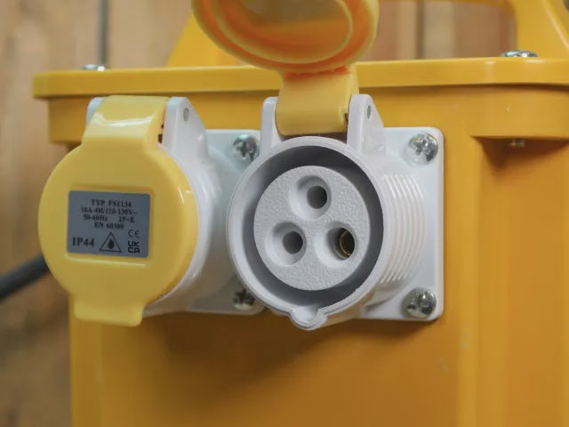 Faithfull 16amp Transformer 3.3kVA Dual Socket FPPTRAN33A