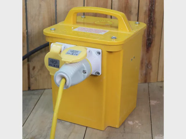 Faithfull 16amp Transformer 3.3kVA Dual Socket FPPTRAN33A